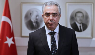 ‘Seçim tarihi’ çıkışı gündem olmuştu… Başdanışman Mehmet Uçum’dan şimdi de ‘yeni anayasa’ açıklaması: ‘Artık kaçınılmaz’