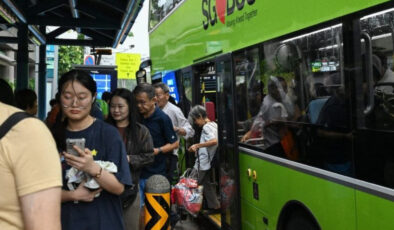 Singapur’da otobüste yüksek sesli müziğe para cezası
