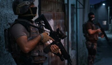 Sultanbeyli’de DEAŞ operasyonunda polise ateş açan şüpheli etkisiz hale getirildi