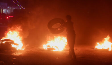 Suriye’de akaryakıt zamları 4 kentte protesto edildi