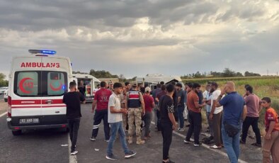 Tarım işçilerini taşıyan minibüs kanala devrildi: 19 yaralı