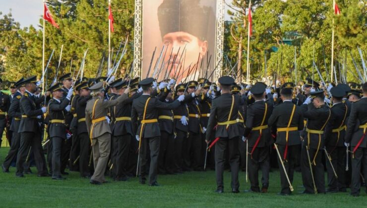 Teğmenlere ‘Türkiye Yüzyılı Marşı’ mı okutuldu? DMM’den iddialara yanıt geldi