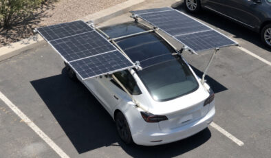 Tesla’sını güneşe bağladı: Günde ekstra 32 kilometre kazanıyor