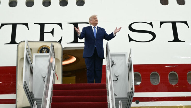 Trump’tan gazetecilere yeni yasak: Başkanlık uçağına almadı