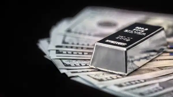 UBS’den gümüş için çarpıcı tahmin: 2027’de 80 doları görebilir