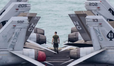 USS Abraham Lincoln’ın mürettebatı gündemde: Tayland’da kavgaya karıştılar