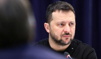 Vladimir Zelensky: Rusya’daki petrol ve işletme tesislerine saldırılar düzenledik