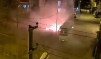 Yangın çıkarıp söndürülmesini izledi, taksiyle kaçtı