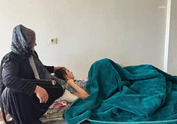 YKS’de derece yapan görme engelli genç, yaşadığı sokağın yolunun yapılmasını istedi: “Bastonumu kullanamıyorum”