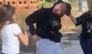 Akran zorbalığı: Çeşmede ıslatıp, yerde sürükleyerek darbettiler