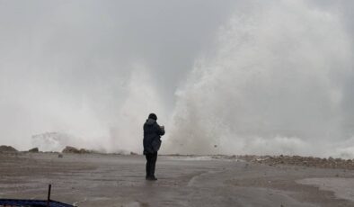 Amasra’da fırtına etkili oldu: Dalga boyu 6 metreye ulaştı