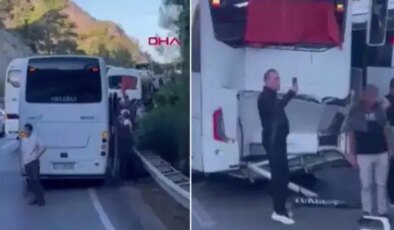 Antalya’da tur midibüsü ile 2 otobüs çarpıştı: Yaralılar var!