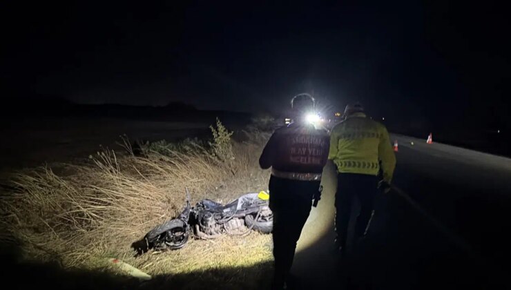 Araç çarpıp kaçtı: Motosikletteki liseli öldü