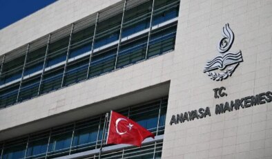 AYM’den 15 siyasi partinin yöneticileri hakkında suç duyurusu