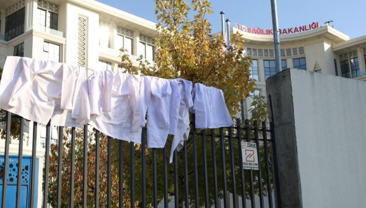 Diş hekimleri Sağlık Bakanlığı’ndan seslendi: ‘Robot değiliz!’