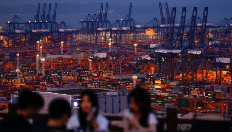 Dışarıya rekor satış yapan Çin ekonomisi içeride kilitlendi