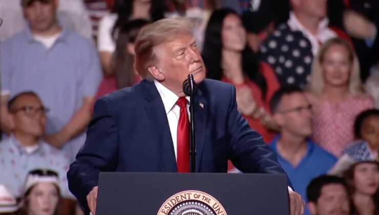 Donald Trump’ın konuşması protestocular tarafından defalarca bölündü