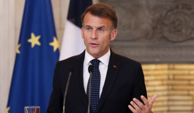 Emmanuel Macron: Paris yakınlarındaki saldırı, terör eylemi