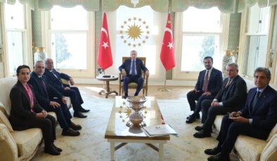 Erdoğan, Vahdettin Köşkü’nde Şile Belediye Başkan Vekili Terzi’yle görüştü