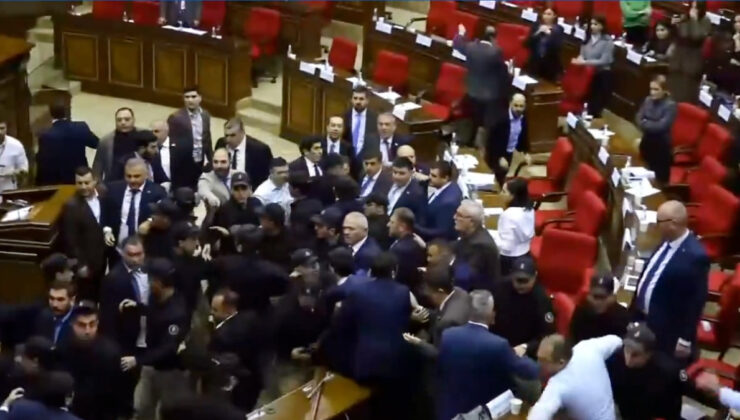 Ermenistan parlamentosunda yumruklu kavga
