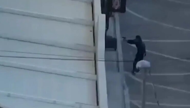 Esenyurt’ta kuyumcuya silahlı saldırı: Aracı gasbedip kaçtı