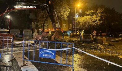 Eyüpsultan’da yağış sırasında çöken yol onarıldı