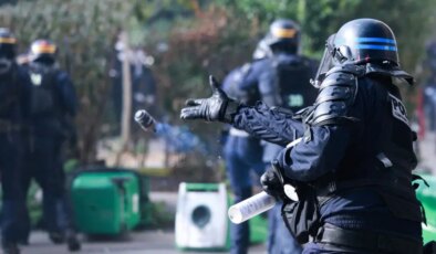 Fransa’da lise protestoları sonrası ses bombası kullanımı askıya alındı