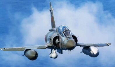 Fransa’da Mirage 2000D tipi savaş uçağı düştü