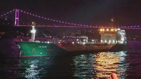 Gemi trafiği askıya alınmıştı: Tankerin çekilmesinin ardından açıldı
