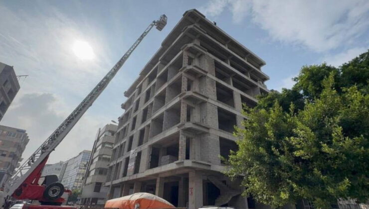 Hatay’da intihar girişimi: 7 katlı binaya çıkan genç 2 saatte ikna edildi