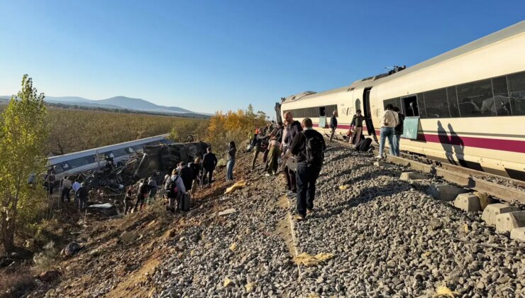 İspanya’da iki hızlı tren çarpıştı: En az 39 kişi hayatını kaybetti, seferler durduruldu