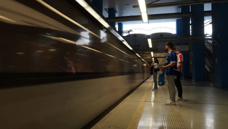 İstanbul’da sağanak nedeniyle aksayan metro ve tramvay seferleri yeniden başladı
