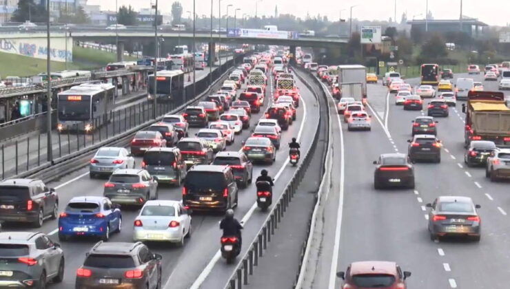 İstanbul’da trafik yoğunluğu yüzde 65’e ulaştı: Anadolu Yakası’nda yüzde 78