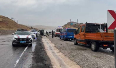 Kırıkkale’de servis midibüsü devrildi: Çok sayıda yaralı var!