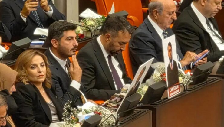 Meclis açılışında ‘Can Atalay’ protestosu… TİP katılmadı, DEM fotoğrafını taşıdı