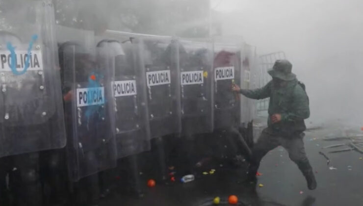 Meksika’da ‘temiz içme suyu’ protestoları: Polisle çatıştılar