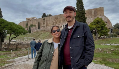 Nilüfer’in kızı Ayşe Nazlı, Atina’da! Eşiyle poz verdi