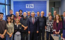 Özgür Özel’den erişim engeli getirilen T24’e dayanışma ziyareti