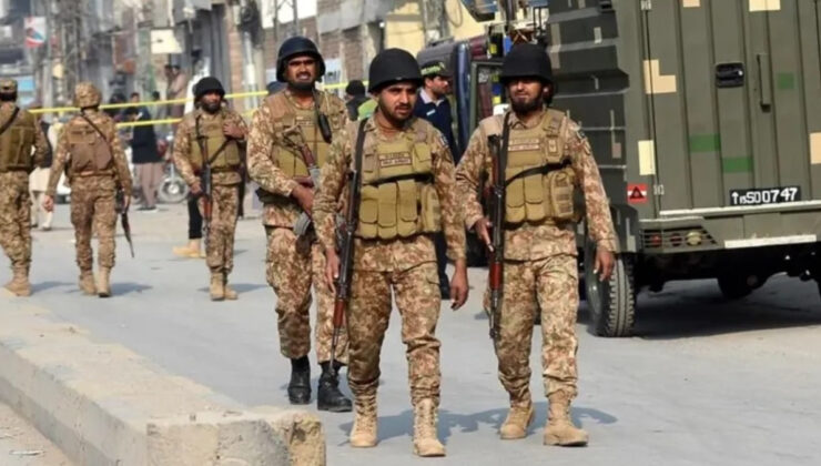 Pakistan’da İmran Han’ın partisinin yönettiği Hayber Pahtunhva’da olağanüstü hal