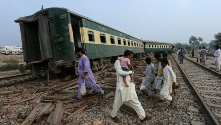 Pakistan’da tren kazası: 6 ölü, 30 yaralı