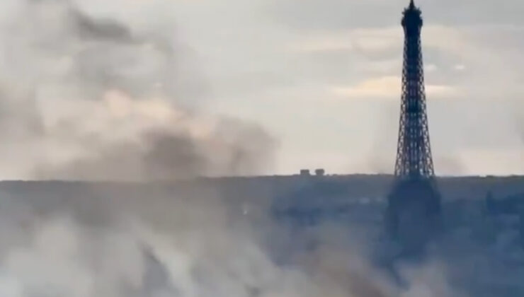 Paris’te protestocular çöp konteynerlerini ateşe verdi: Eyfel dumanların arasında kaldı