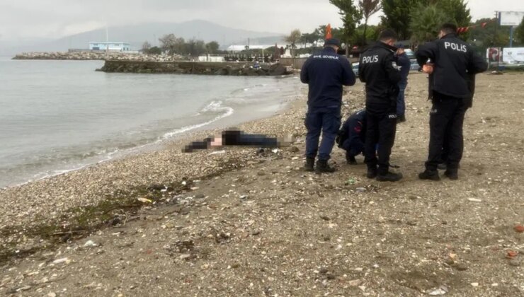 Plajda erkek cesedi bulundu: Kimliği belirlendi, üzerinden not çıktı