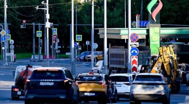 Rusya, yakıt ihracatını durdurma kararını bir kez daha uzattı