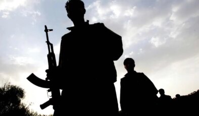 Sincar’da PKK’nin uzantısı askeri noktaları devretti