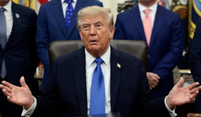Trump: Obama ve Clinton’ların itibarını mahvedebilirim