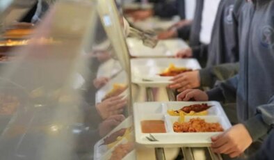 Veliler çocuklar için 1 öğün ücretsiz yemek istiyor: ‘En ucuz meyve suyuyla poğaça alıyorum, sağlıklı mı sizce bu?’