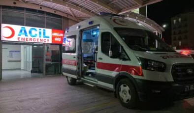 Yemek sofrasında evlat dehşeti: Babasını bıçakla öldürdü