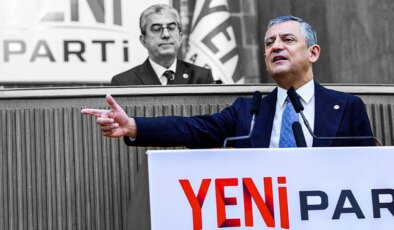 YENİ Parti’den sansüre karşı AYM önünde eylem